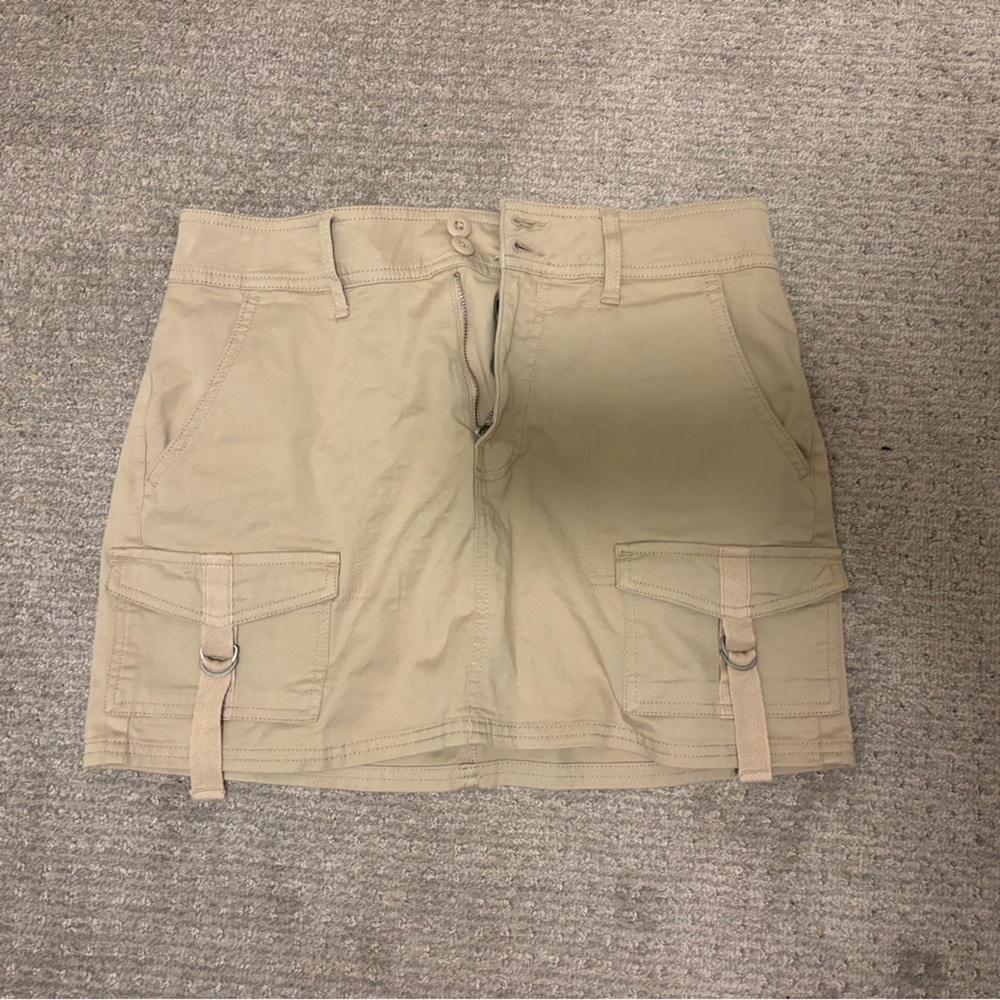 No Boundaries Women’s Beige Cargo Skirt